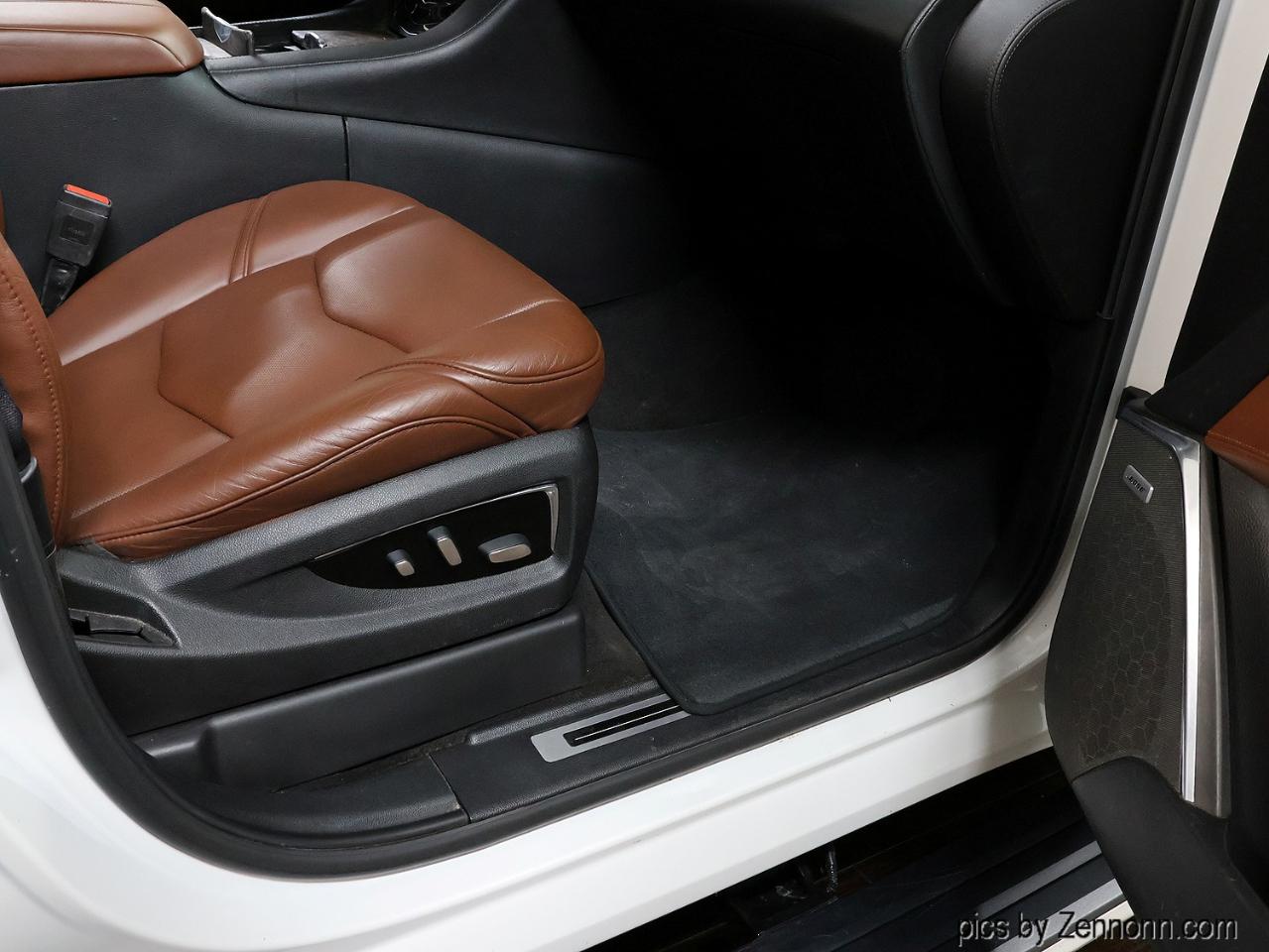 Cadillac Escalade ESV 4WD 4dr Premium Luxury 2017