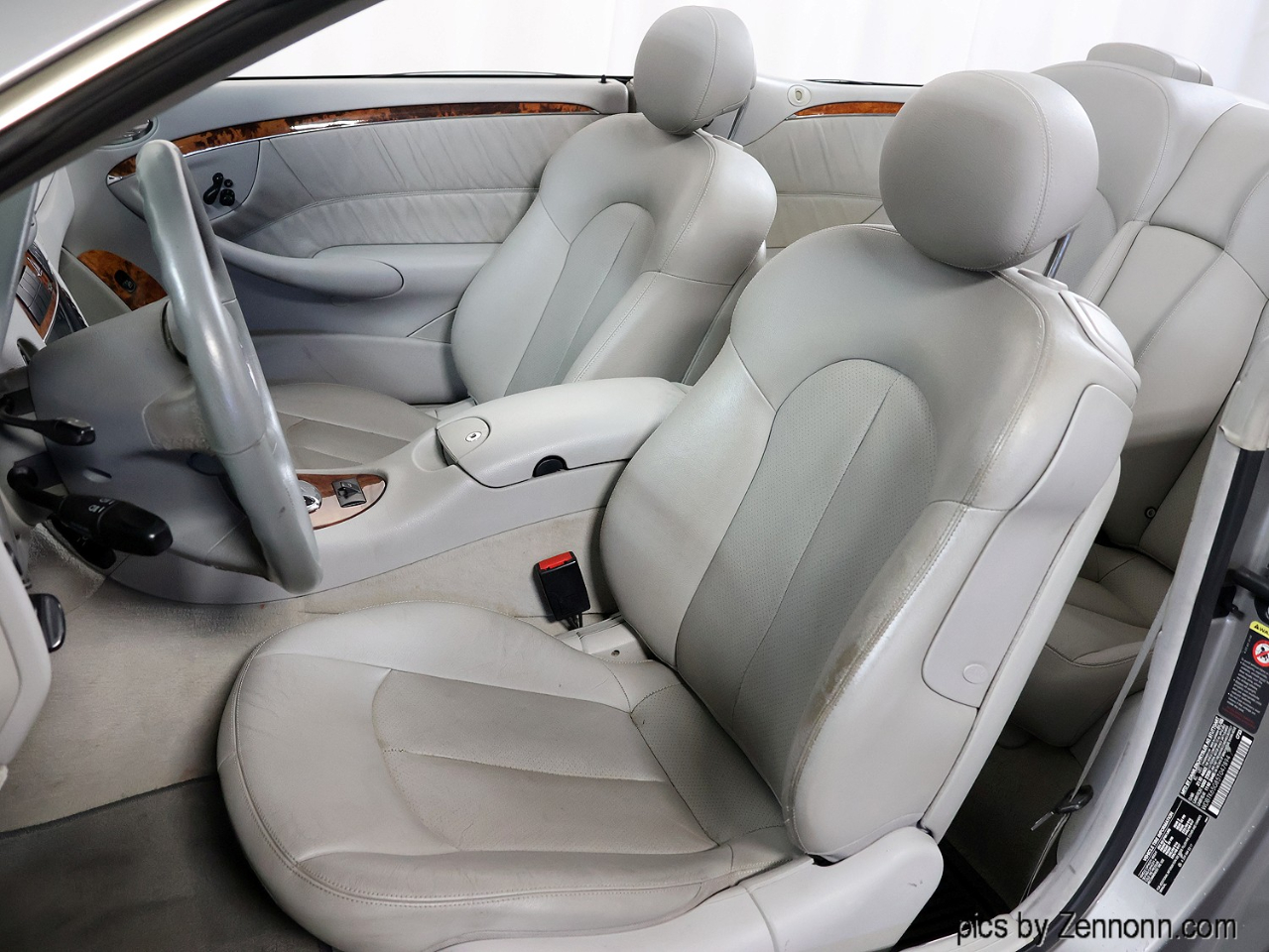 Mercedes-Benz CLK-Class 2dr Cabriolet 3.2L 2005