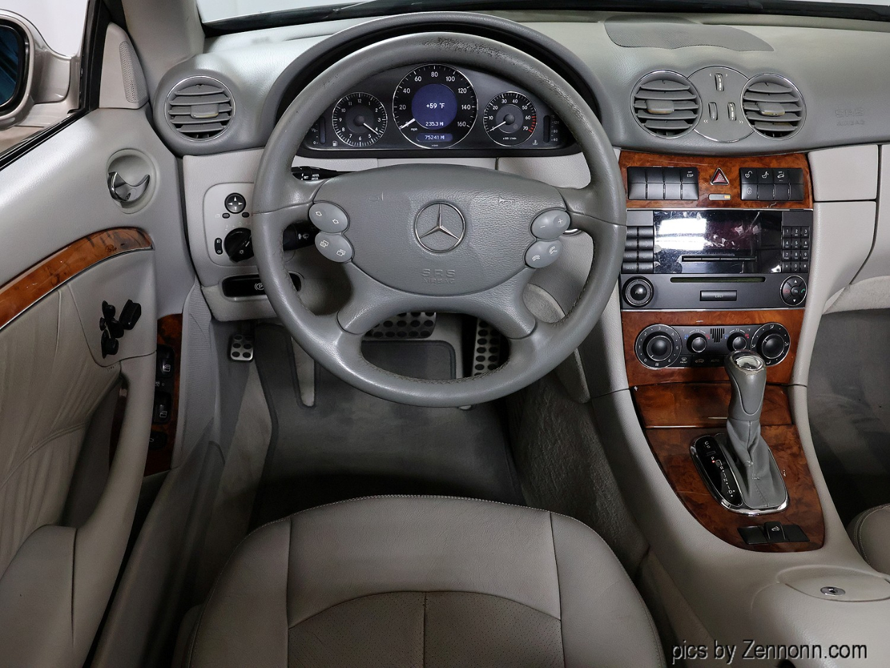 Mercedes-Benz CLK-Class 2dr Cabriolet 3.2L 2005