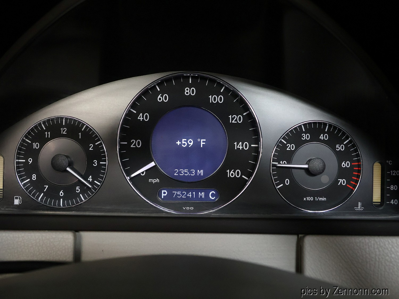 Mercedes-Benz CLK-Class 2dr Cabriolet 3.2L 2005