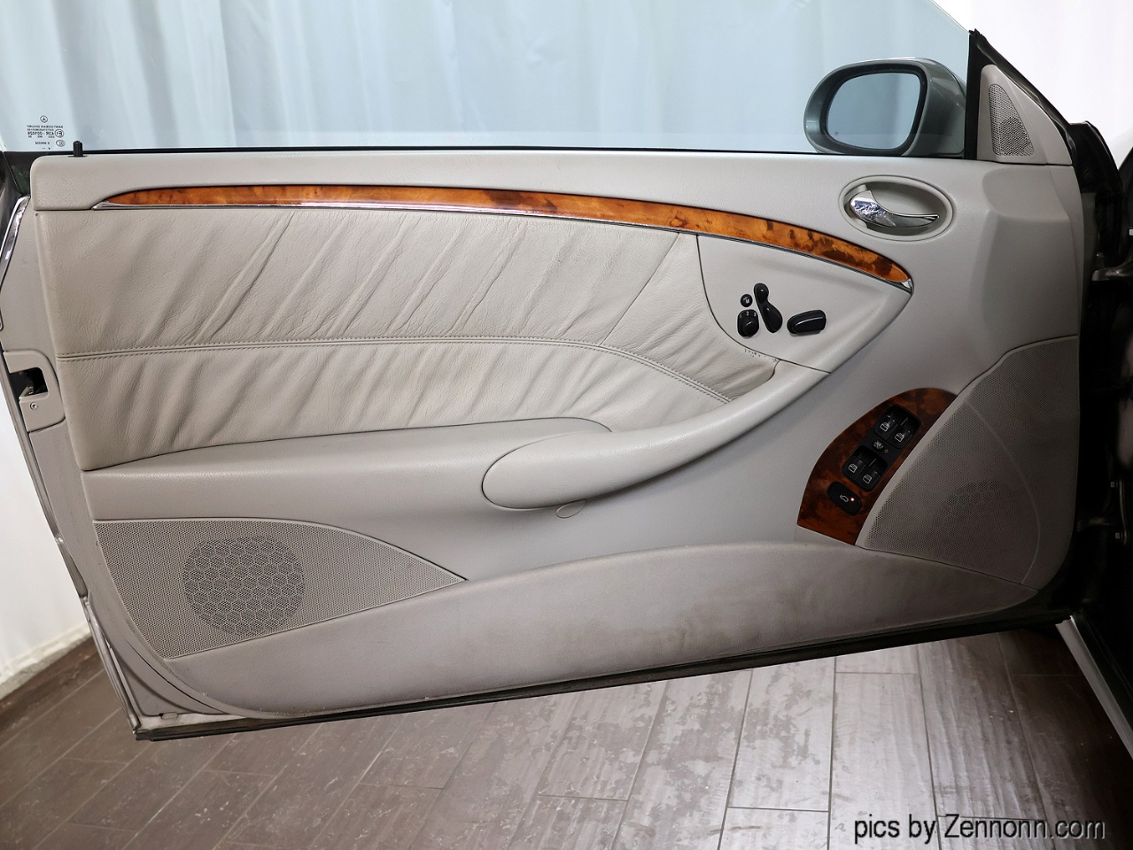 Mercedes-Benz CLK-Class 2dr Cabriolet 3.2L 2005