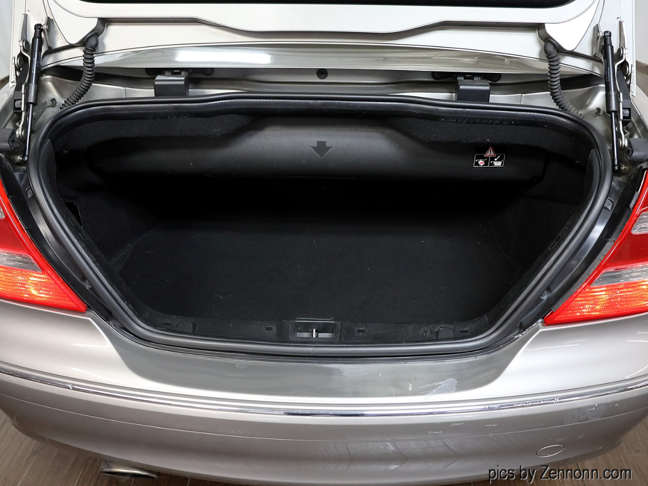 Mercedes-Benz CLK-Class 2dr Cabriolet 3.2L 2005