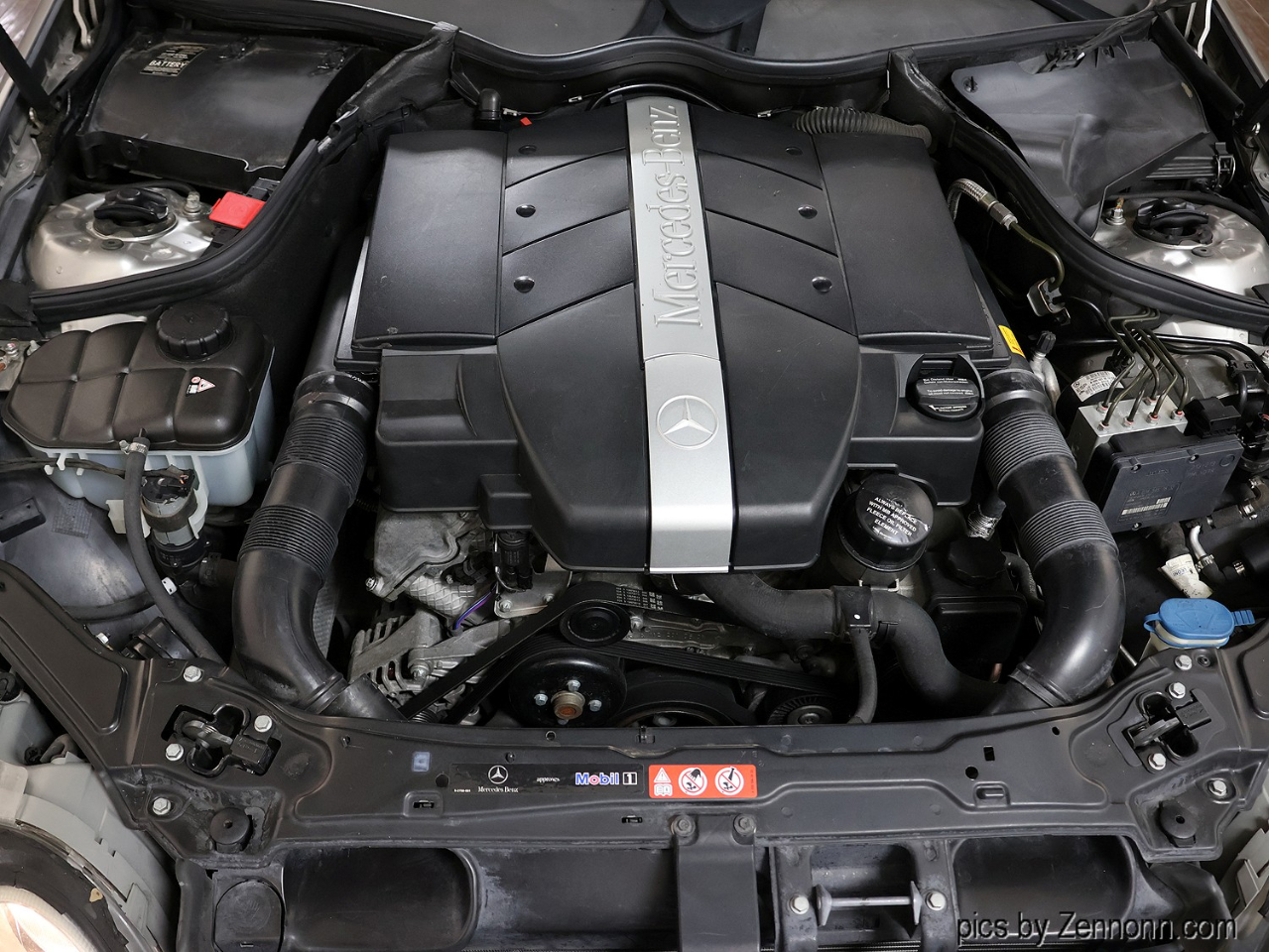 Mercedes-Benz CLK-Class 2dr Cabriolet 3.2L 2005