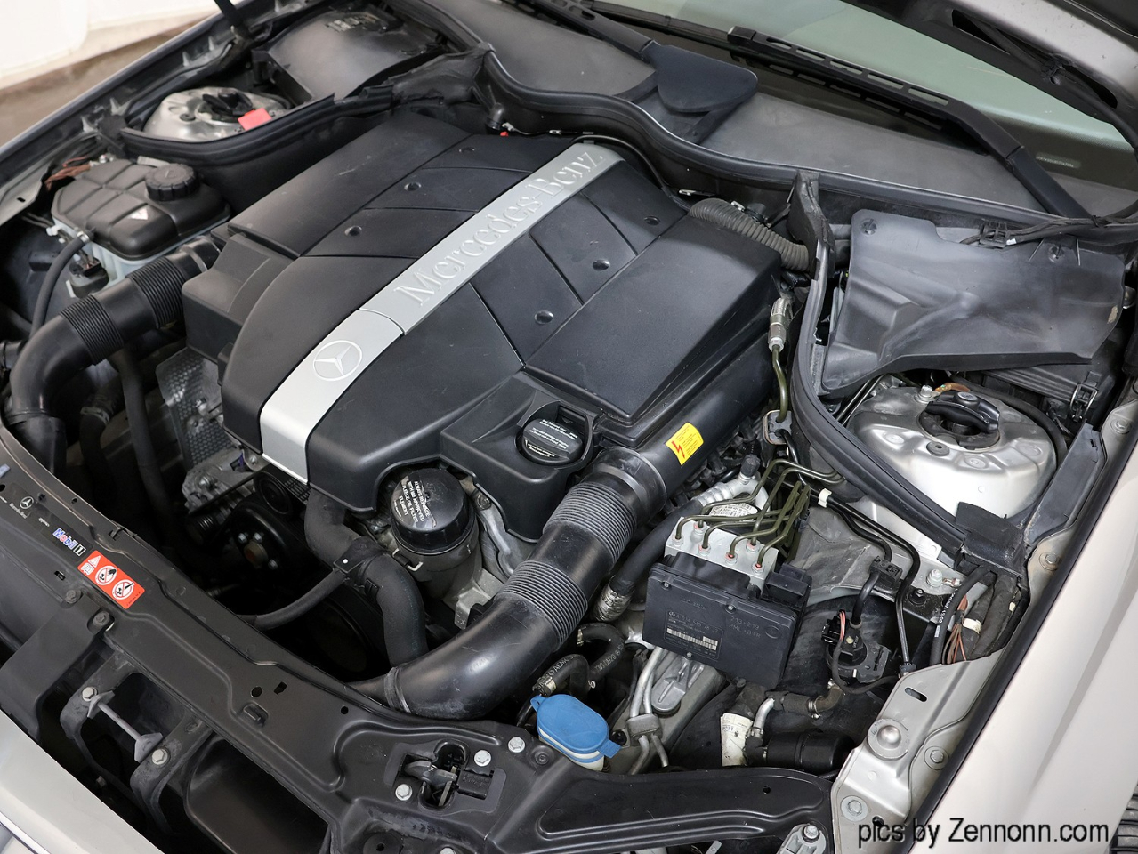 Mercedes-Benz CLK-Class 2dr Cabriolet 3.2L 2005