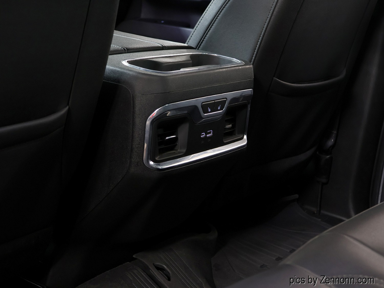 Chevrolet Silverado 3500HD 4WD Crew Cab 172" LTZ 2024