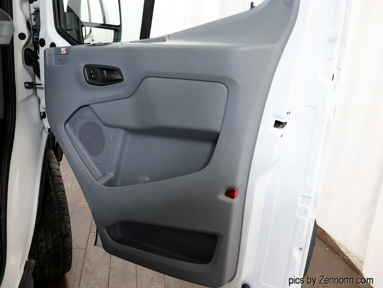 Ford Transit Van T-350 148" Low Rf 9500 GVWR Swing-Out RH Dr 2019