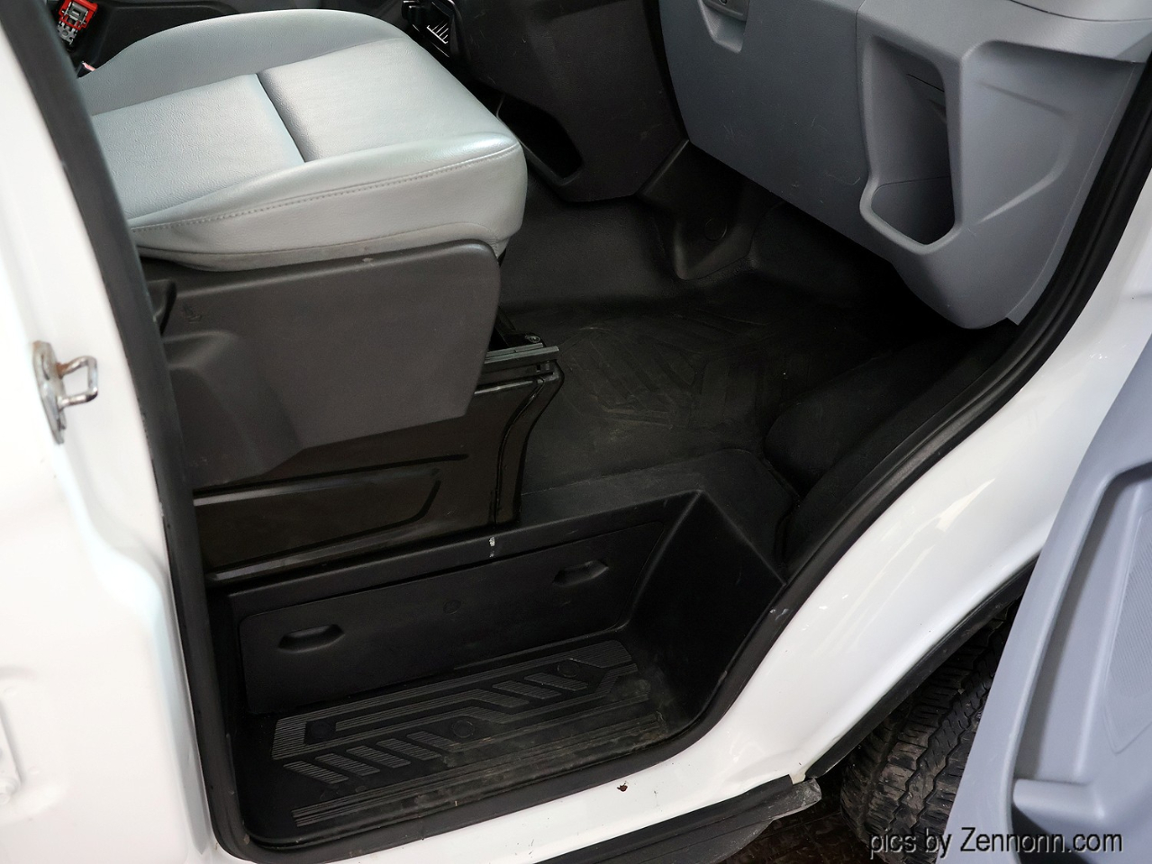 Ford Transit Van T-350 148" Low Rf 9500 GVWR Swing-Out RH Dr 2019