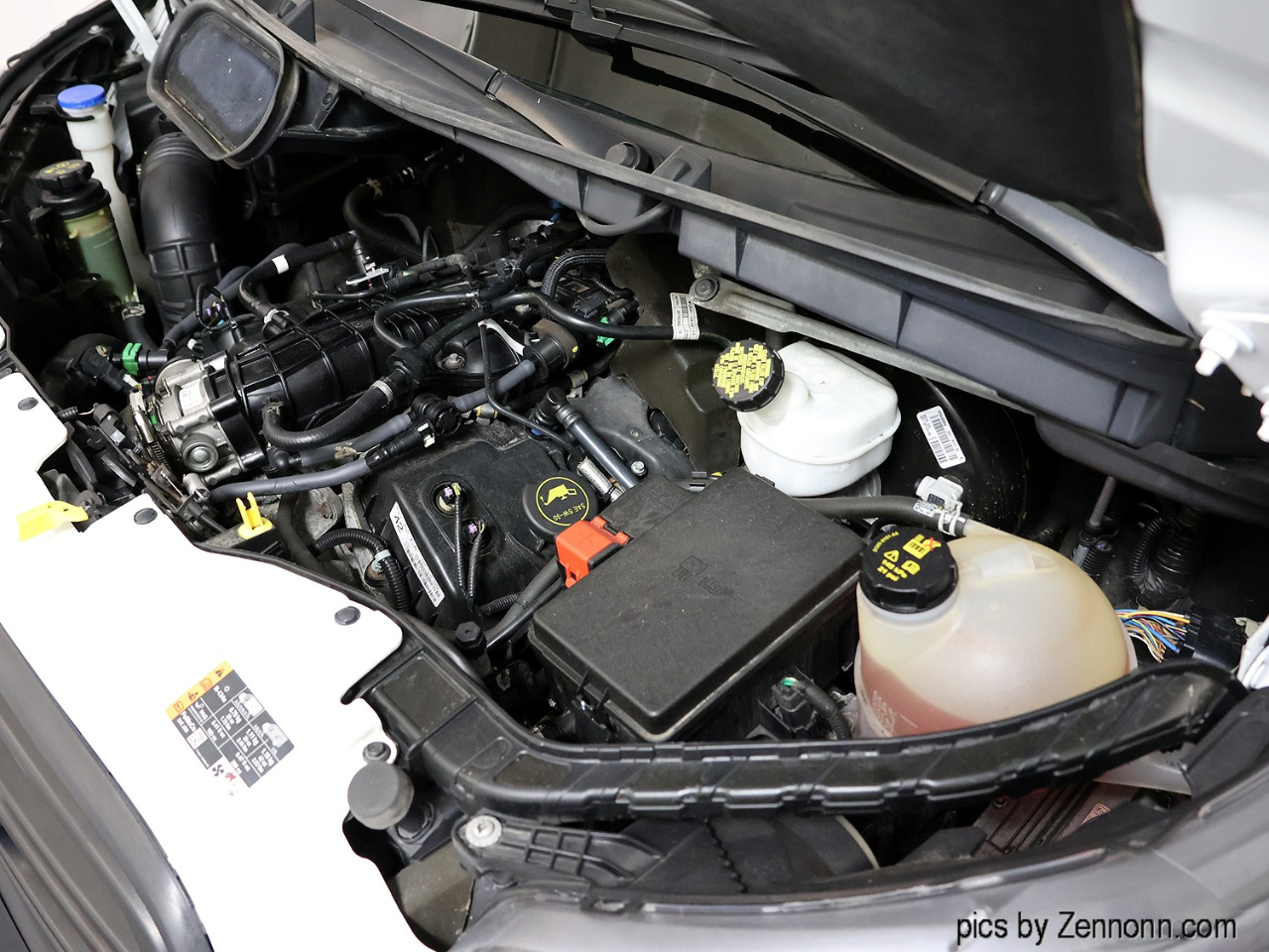 Ford Transit Van T-350 148" Low Rf 9500 GVWR Swing-Out RH Dr 2019