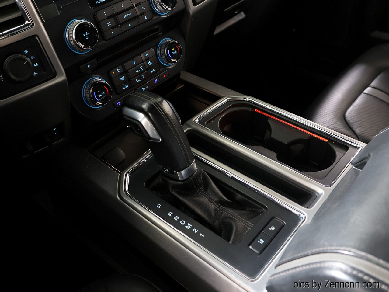 Ford F-150 4WD SuperCrew 157" Platinum 2015