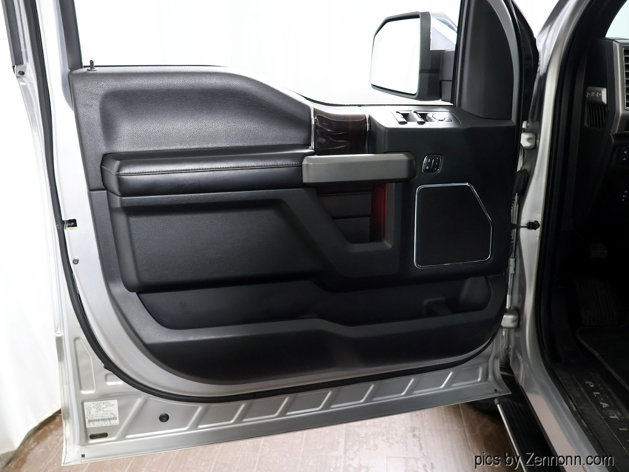 Ford F-150 4WD SuperCrew 157" Platinum 2015