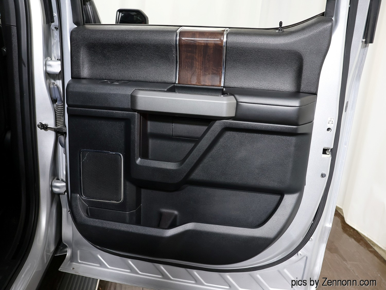 Ford F-150 4WD SuperCrew 157" Platinum 2015