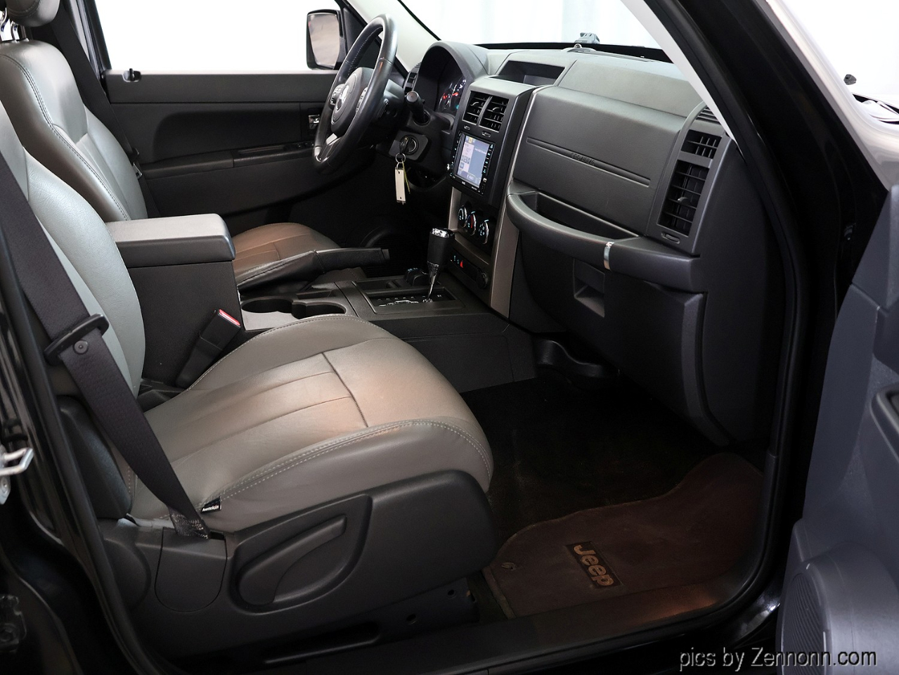 Jeep Liberty 4WD 4dr Sport 2012