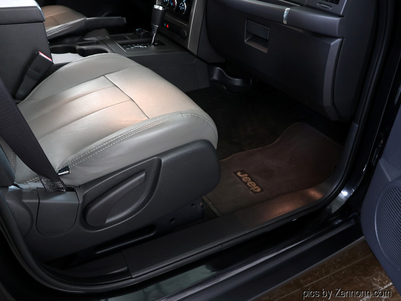 Jeep Liberty 4WD 4dr Sport 2012