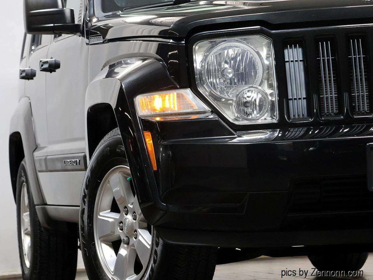 Jeep Liberty 4WD 4dr Sport 2012