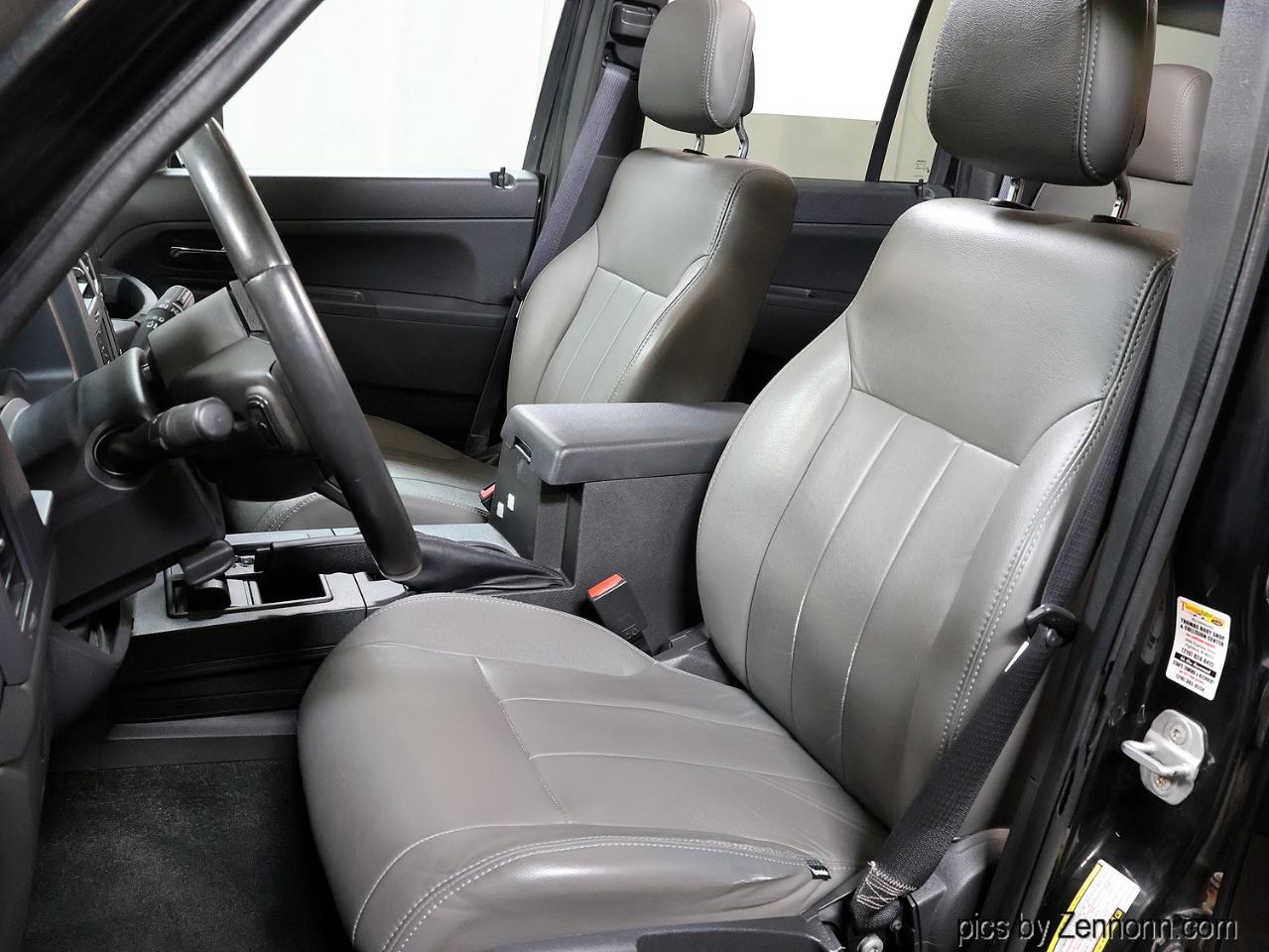 Jeep Liberty 4WD 4dr Sport 2012