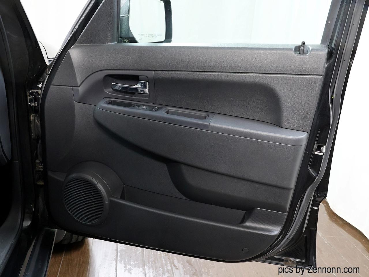 Jeep Liberty 4WD 4dr Sport 2012