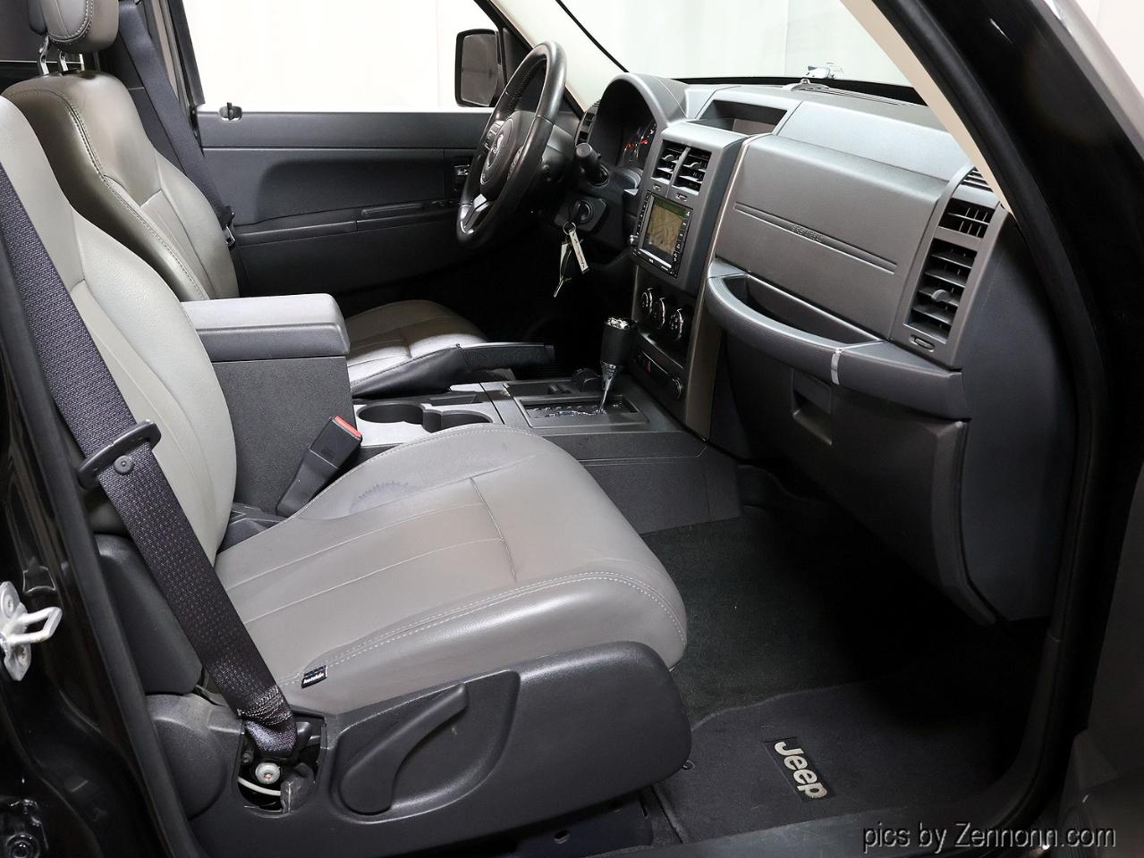 Jeep Liberty 4WD 4dr Sport 2012