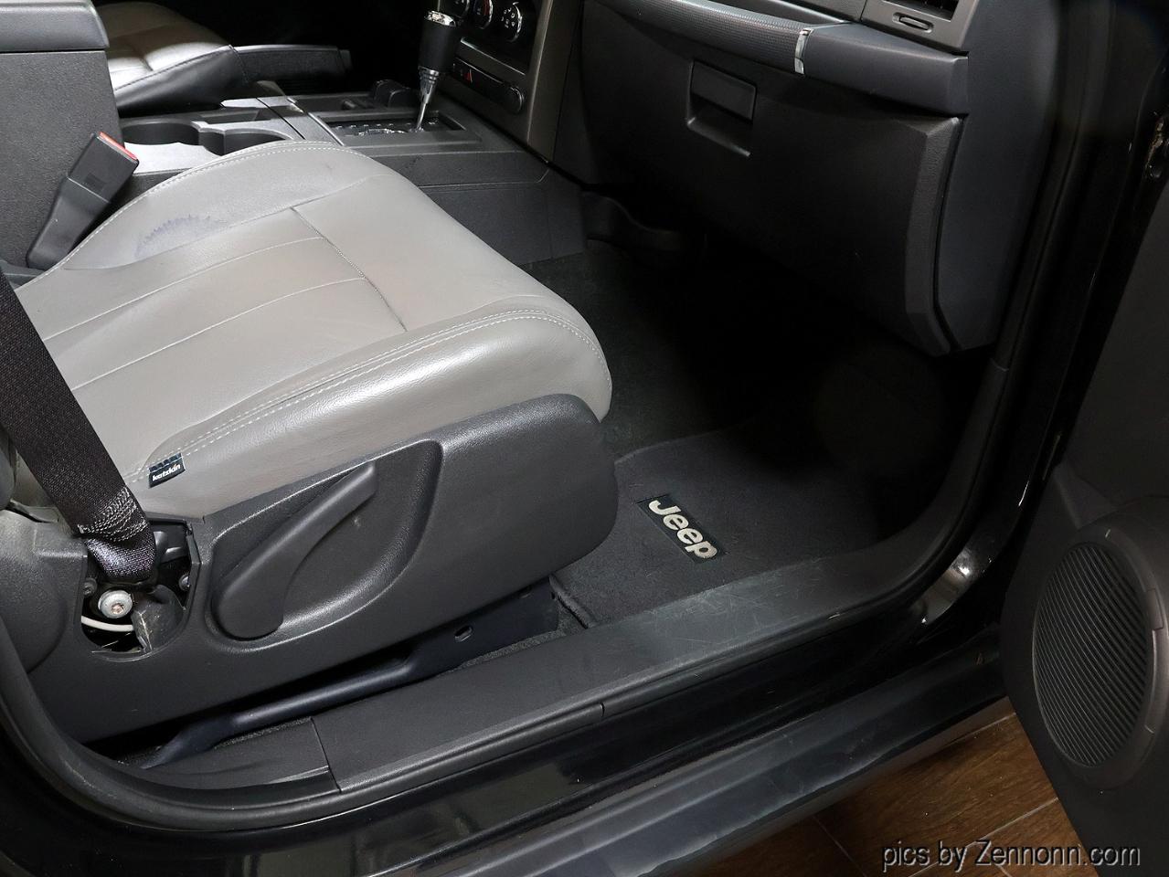 Jeep Liberty 4WD 4dr Sport 2012