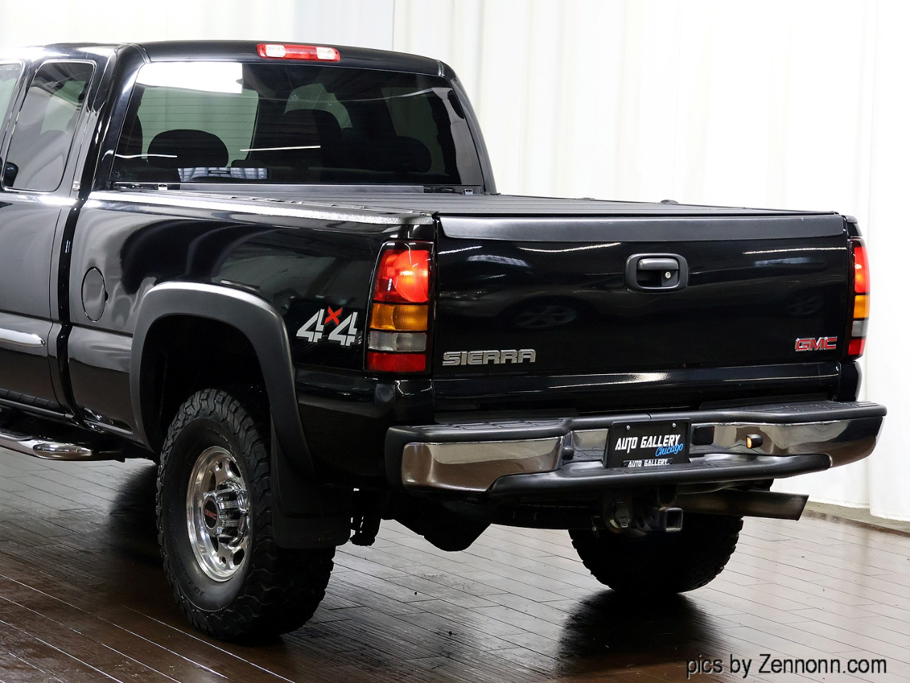 GMC Sierra 2500HD Ext Cab 143.5" WB 4WD SLE1 2006