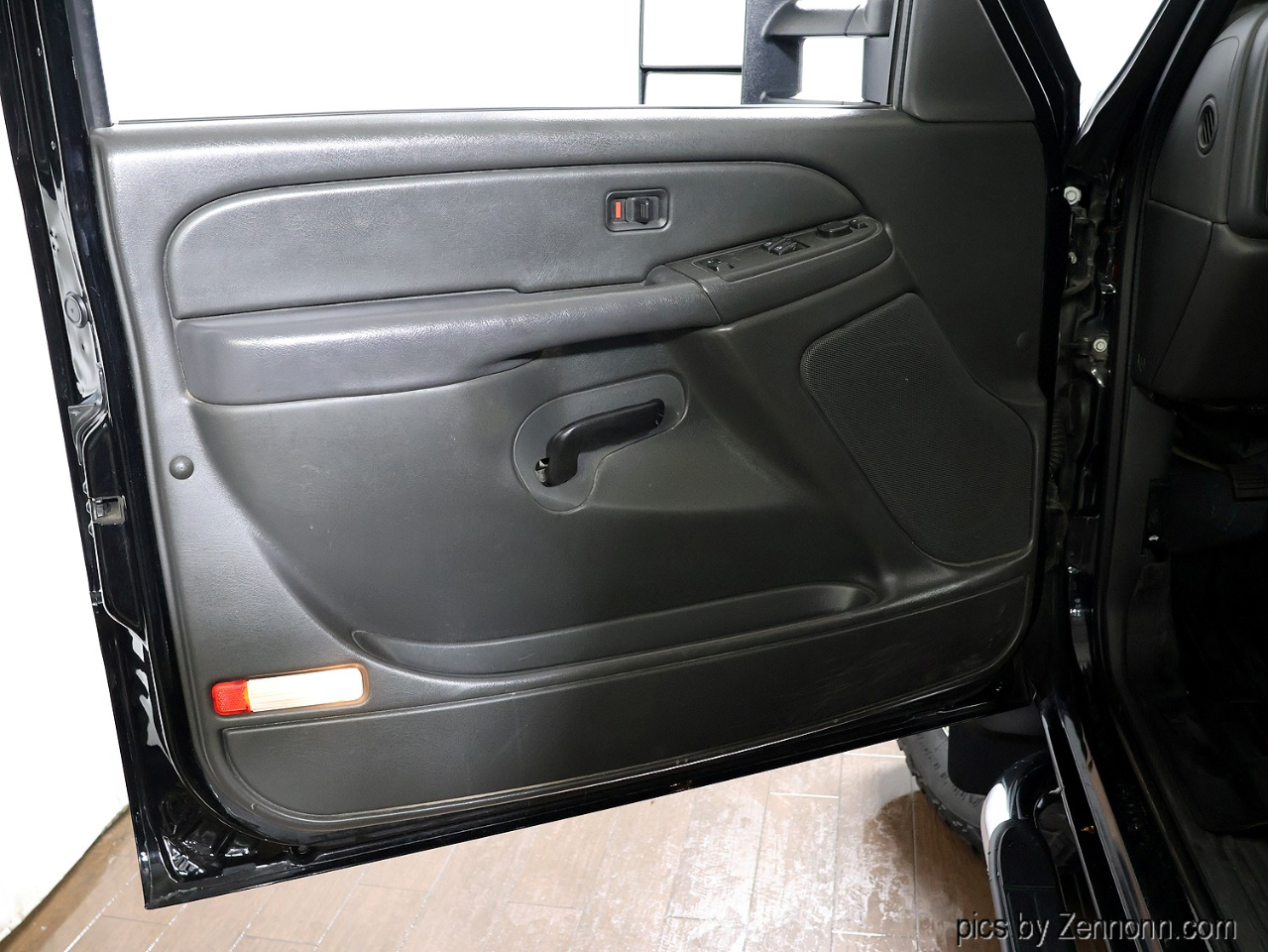 GMC Sierra 2500HD Ext Cab 143.5" WB 4WD SLE1 2006