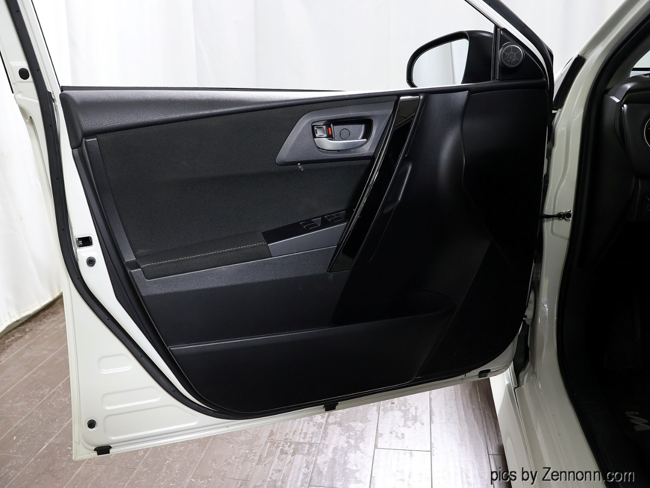 Toyota Corolla iM 4D Hatchback 6sp 2017