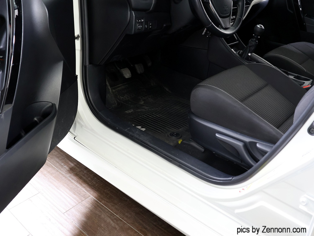 Toyota Corolla iM 4D Hatchback 6sp 2017