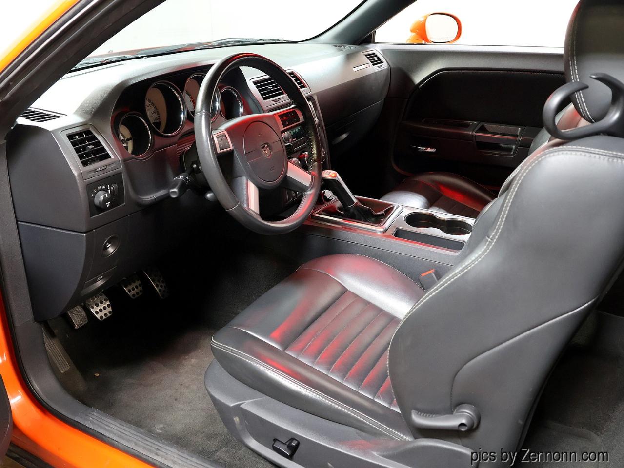 Dodge Challenger 2dr Cpe R/T 2010