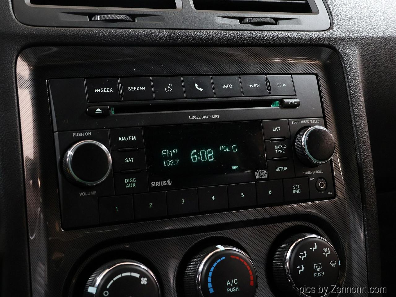 Dodge Challenger 2dr Cpe R/T 2010