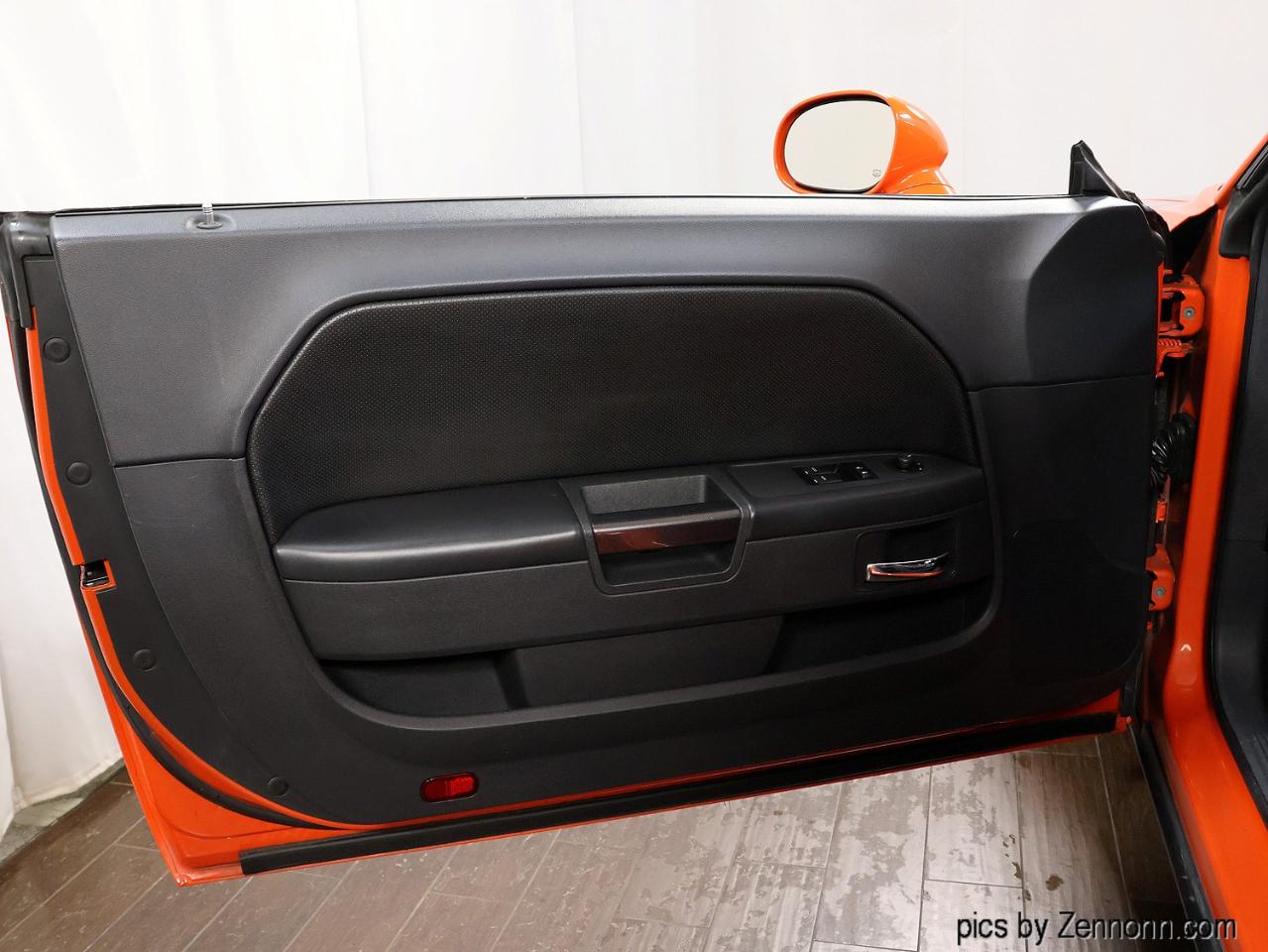 Dodge Challenger 2dr Cpe R/T 2010