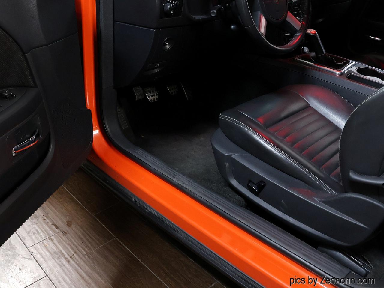 Dodge Challenger 2dr Cpe R/T 2010