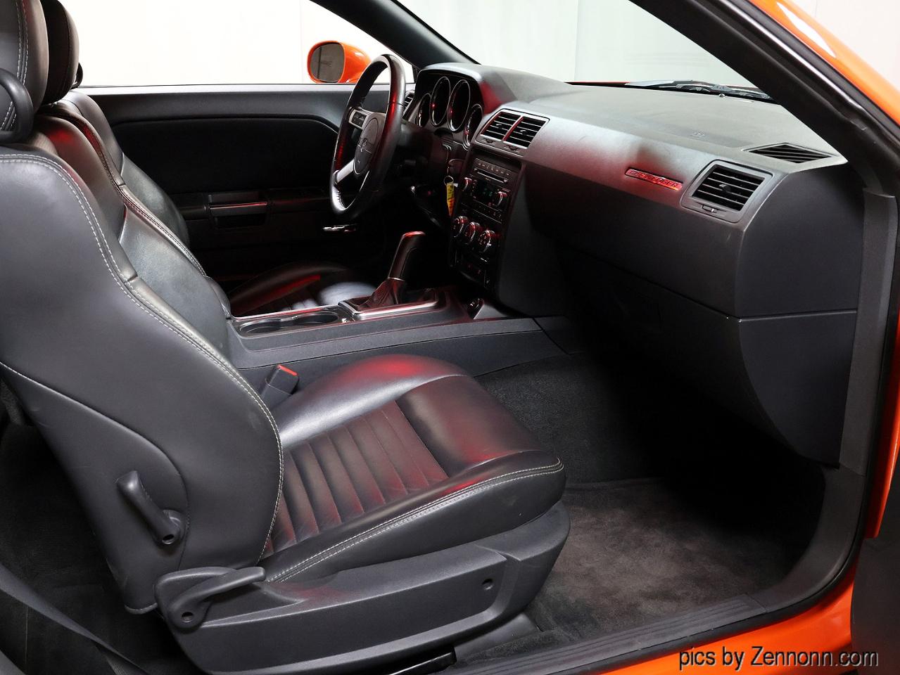 Dodge Challenger 2dr Cpe R/T 2010