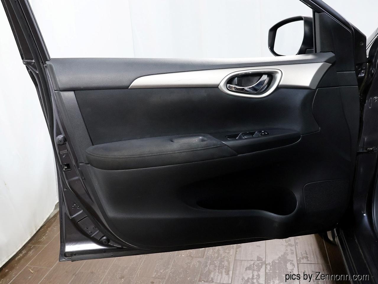 Nissan Sentra 4dr Sdn I4 CVT SV 2013