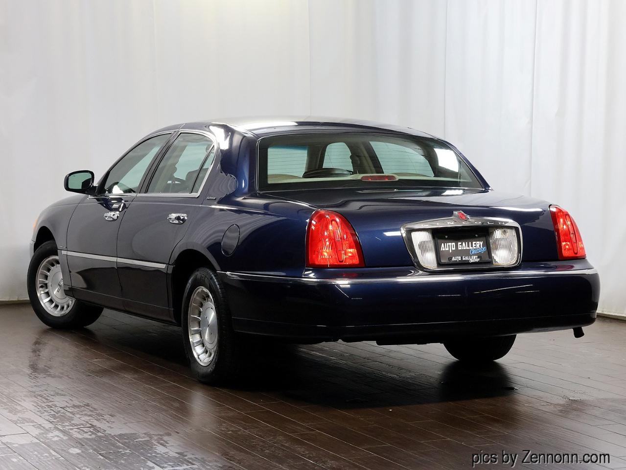 Lincoln Town Car 4dr Sdn Executive 2001