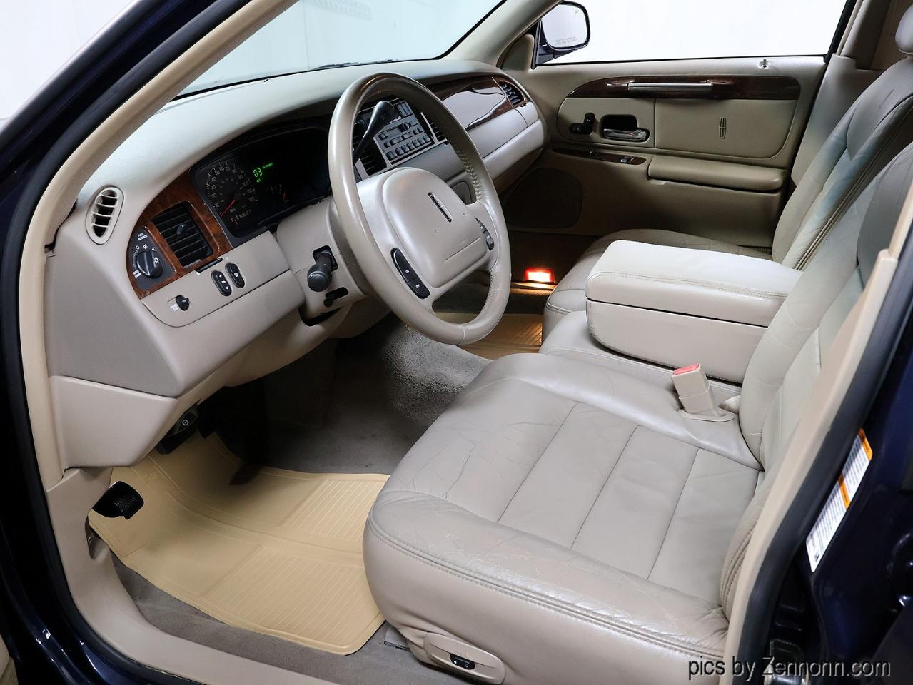 Lincoln Town Car 4dr Sdn Executive 2001