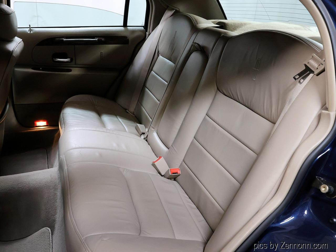 Lincoln Town Car 4dr Sdn Executive 2001