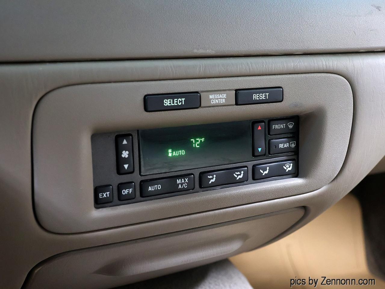 Lincoln Town Car 4dr Sdn Executive 2001