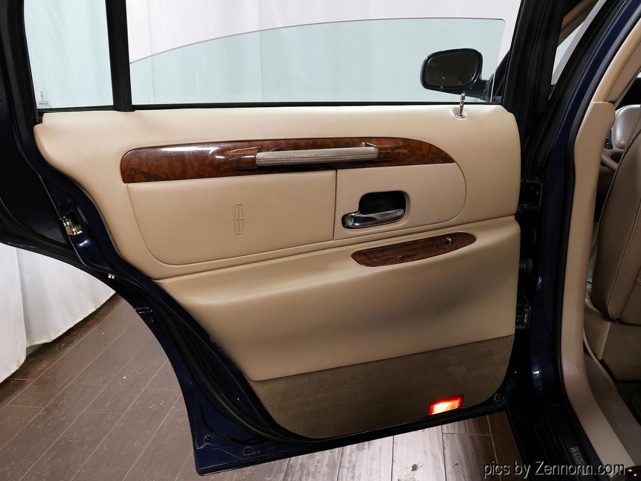 Lincoln Town Car 4dr Sdn Executive 2001