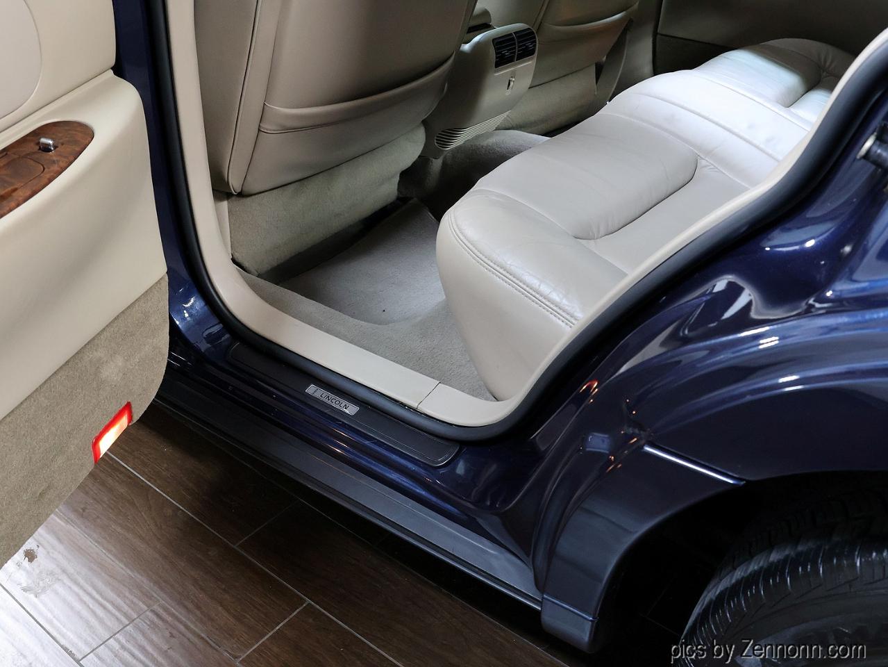 Lincoln Town Car 4dr Sdn Executive 2001