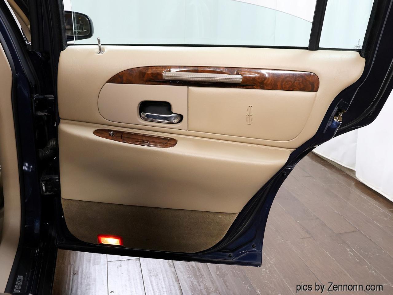 Lincoln Town Car 4dr Sdn Executive 2001