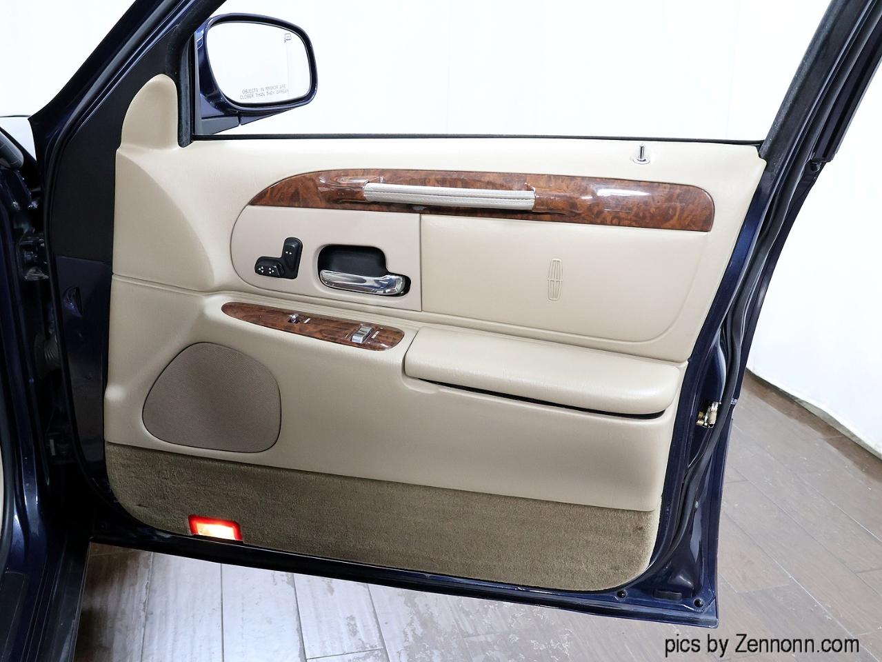 Lincoln Town Car 4dr Sdn Executive 2001