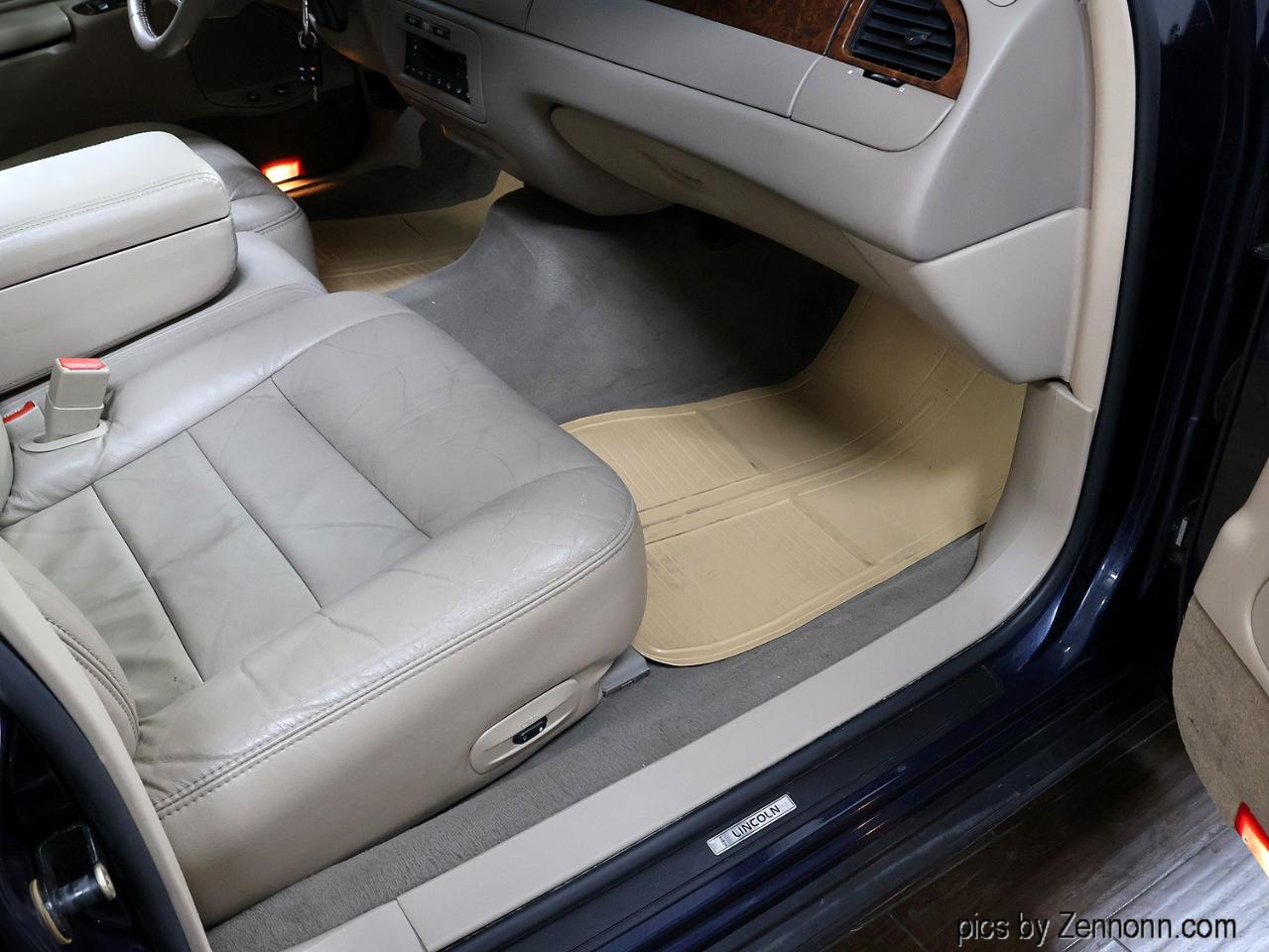 Lincoln Town Car 4dr Sdn Executive 2001