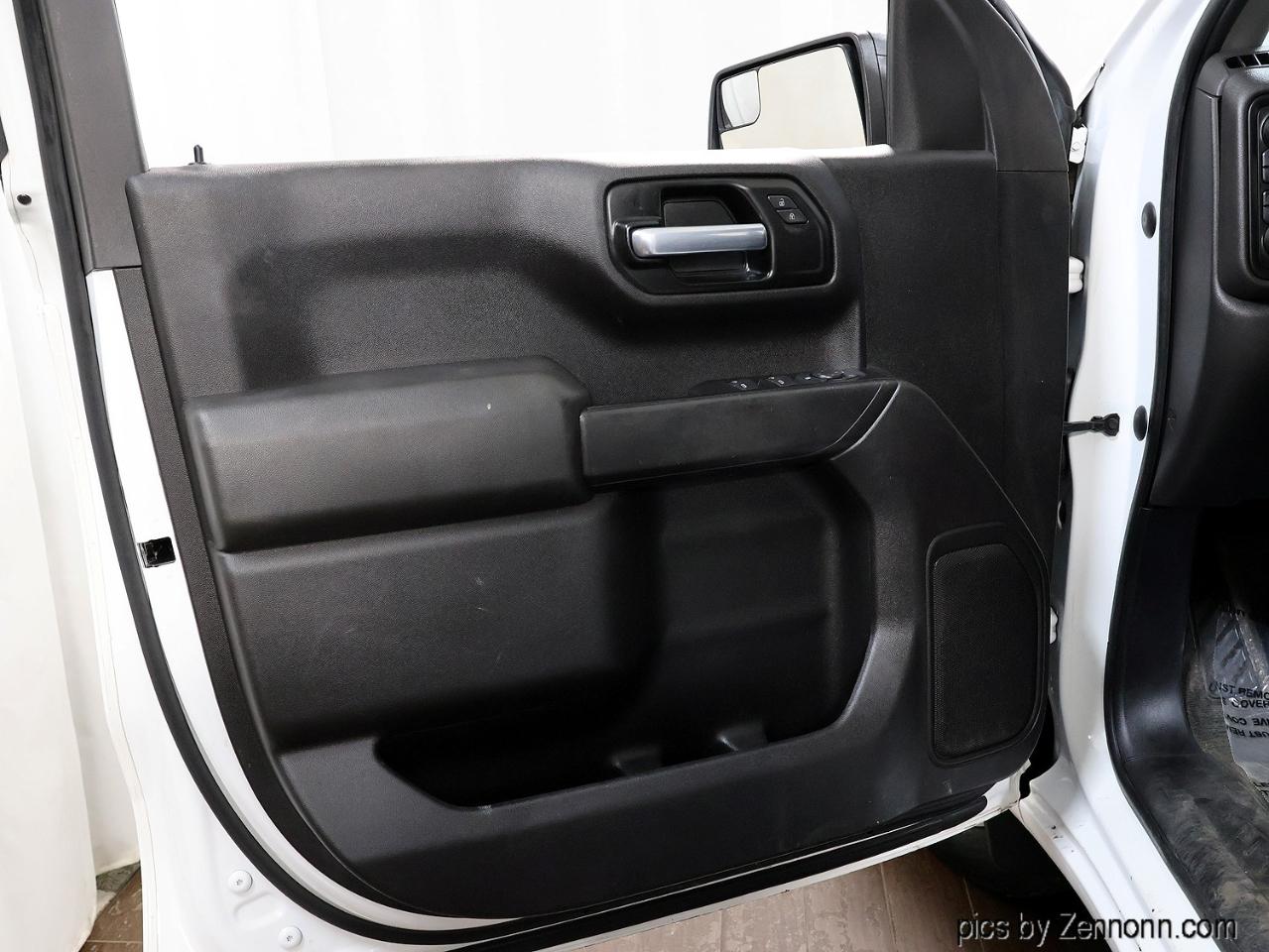 Chevrolet Silverado 1500 4WD Crew Cab 147" Custom 2021