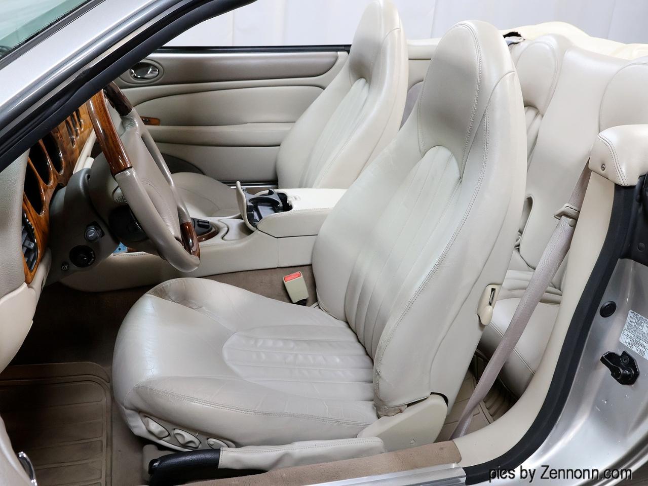 Jaguar XK8 2dr Convertible 1999