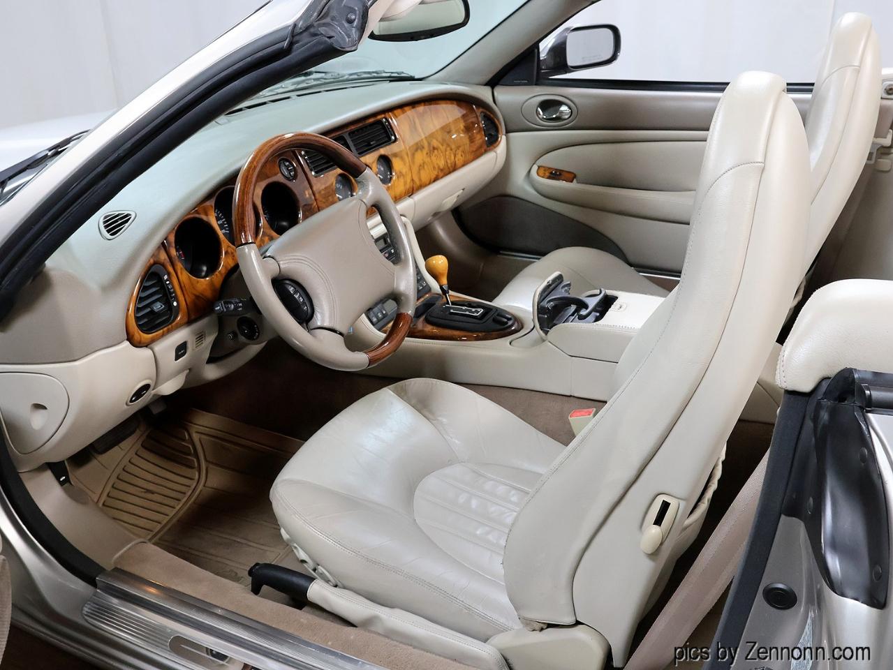 Jaguar XK8 2dr Convertible 1999