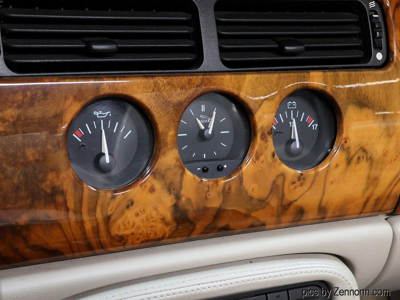 Jaguar XK8 2dr Convertible 1999