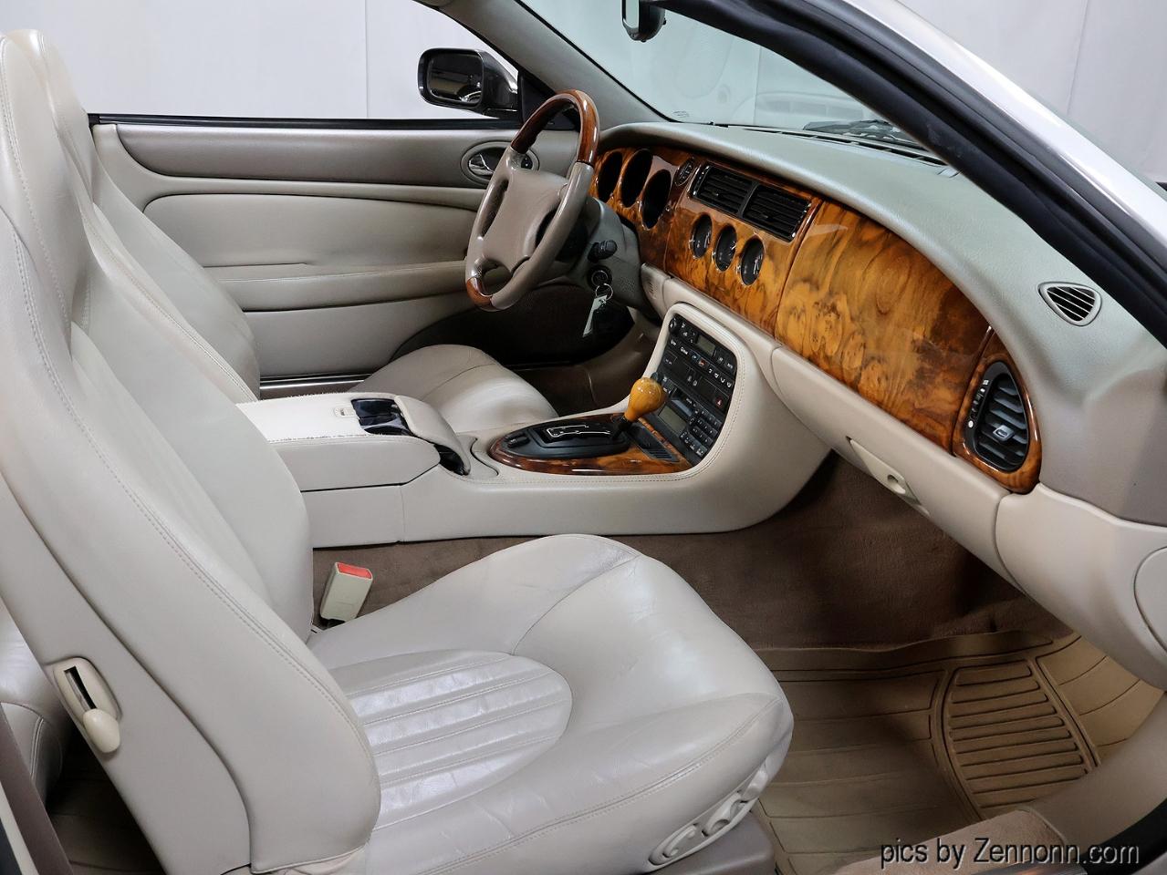 Jaguar XK8 2dr Convertible 1999