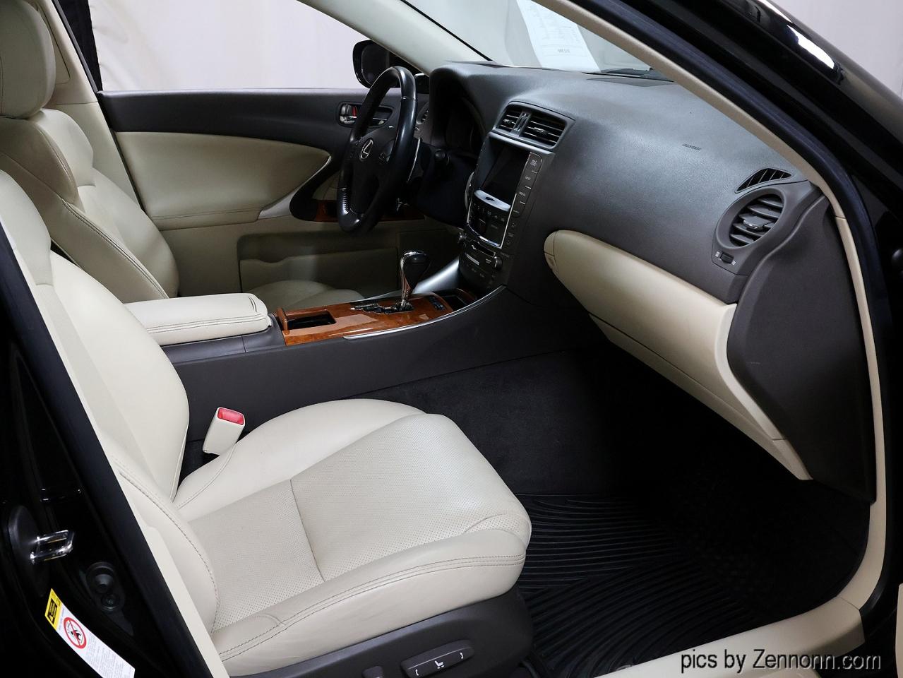 Lexus IS 250 4dr Sport Sdn Auto AWD 2009