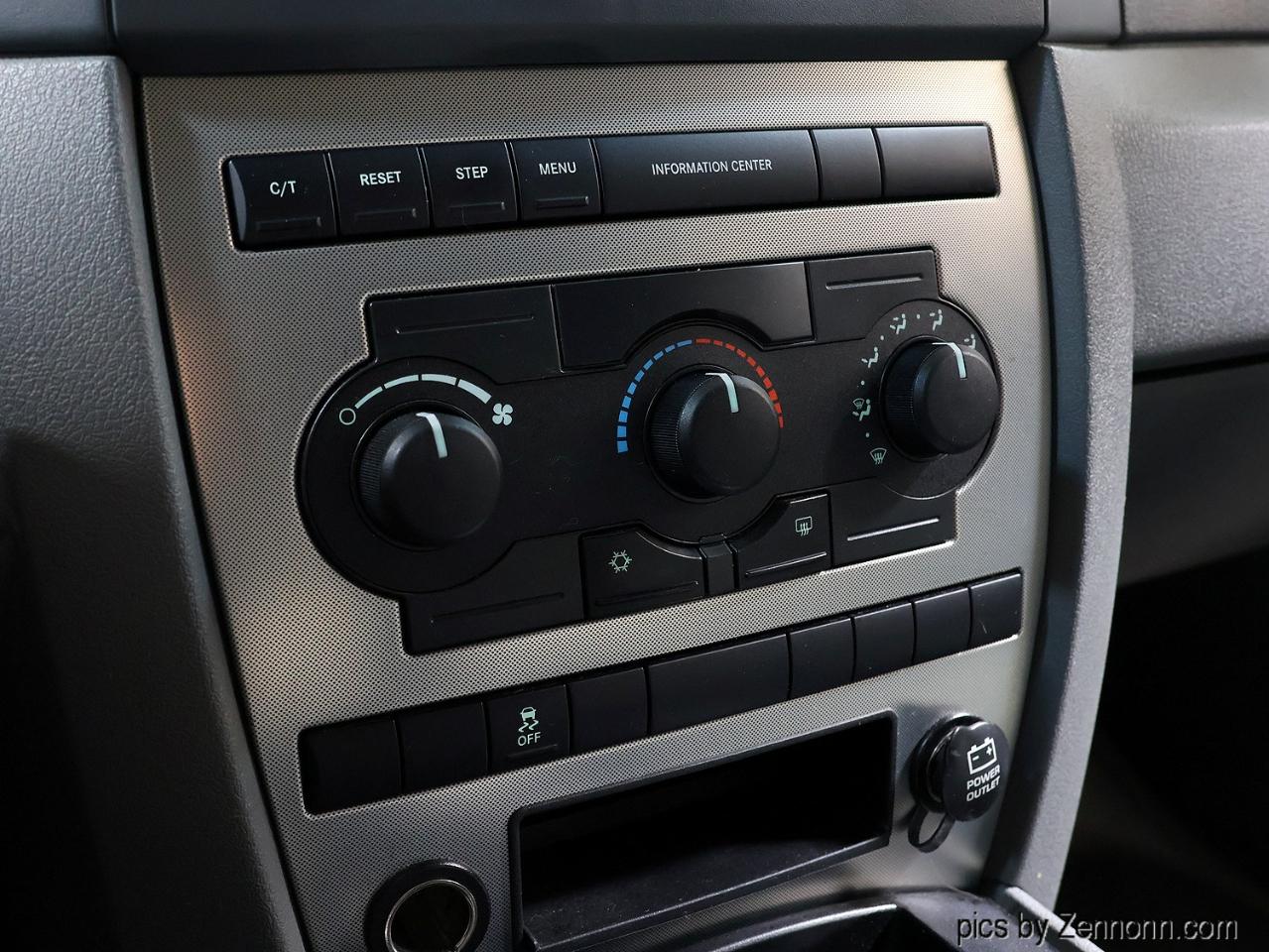 Jeep Grand Cherokee 4dr Laredo 4WD 2006