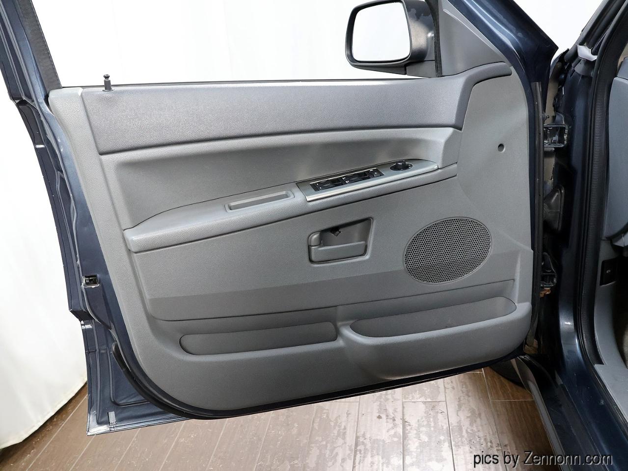 Jeep Grand Cherokee 4dr Laredo 4WD 2006