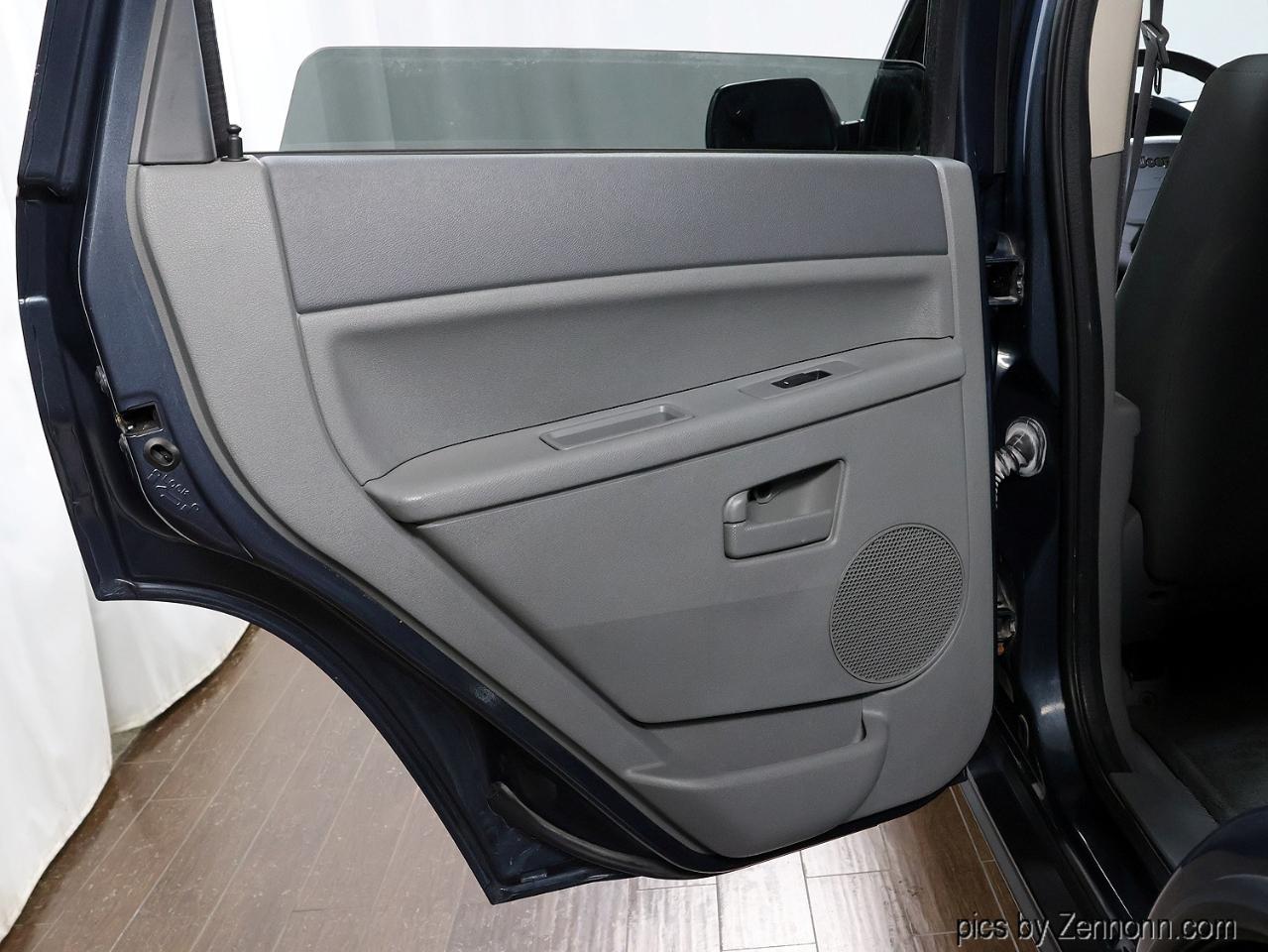 Jeep Grand Cherokee 4dr Laredo 4WD 2006